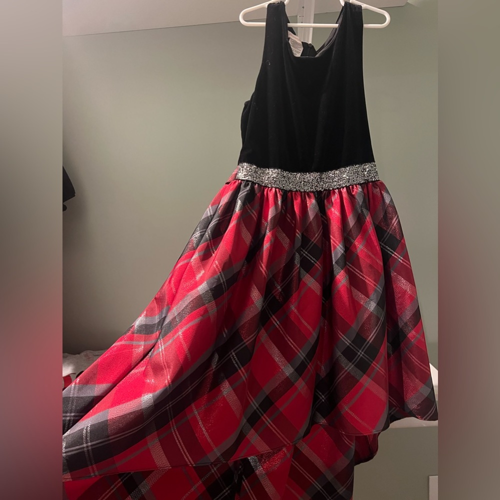 Girls Christmas Dress Size 16 beautiful detail barely worn